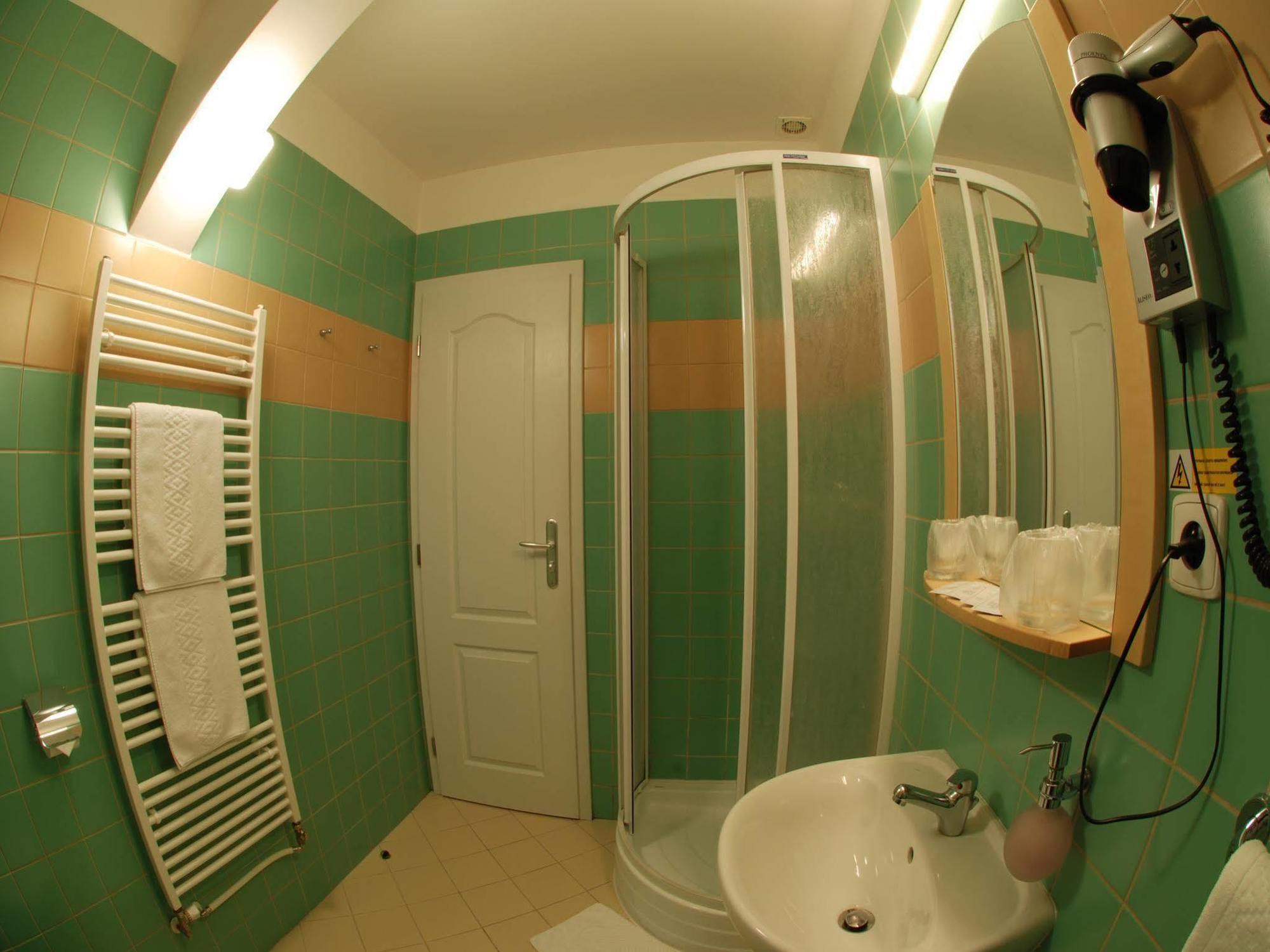 Ea Tosca 3* Praga